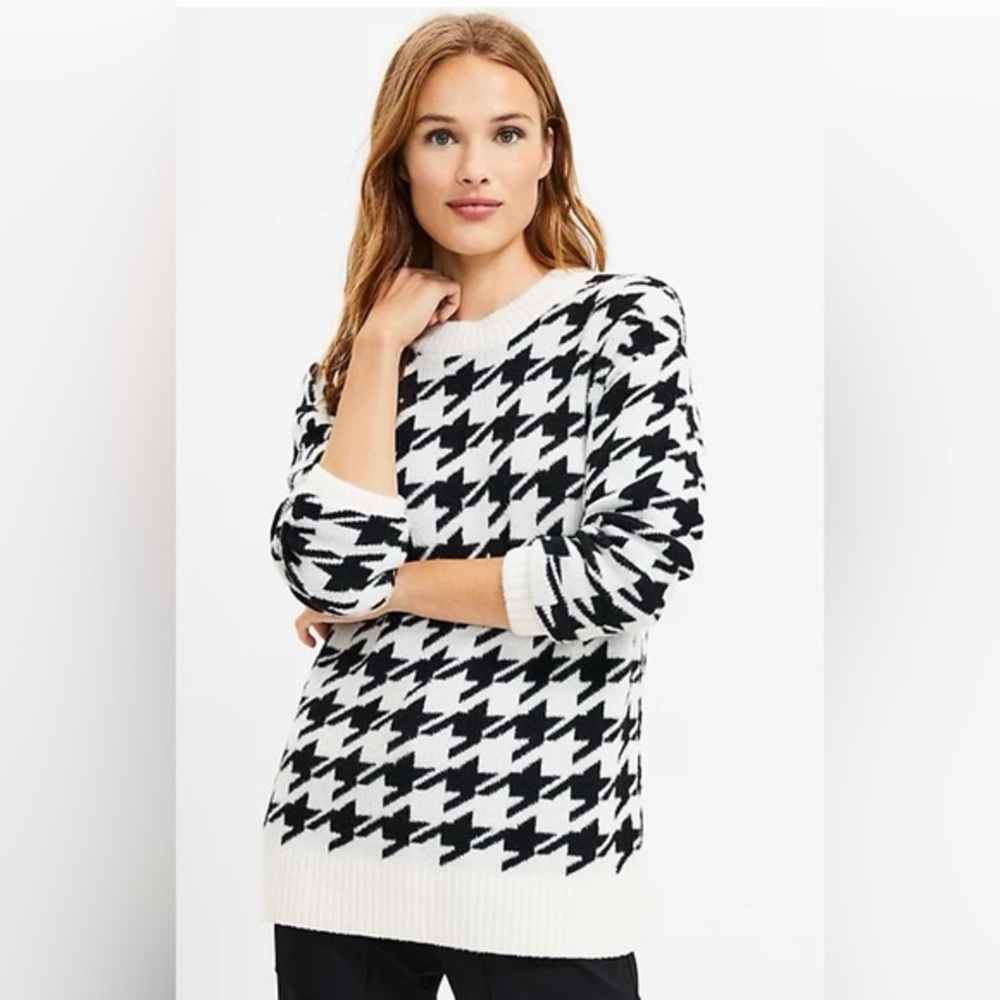 Lou & Grey Women's Black and White Houndstooth Sweater